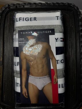 Tommy Hilfiger Briefs 4-pack NWT size XL/TG (40-42) white/Grey/Navy